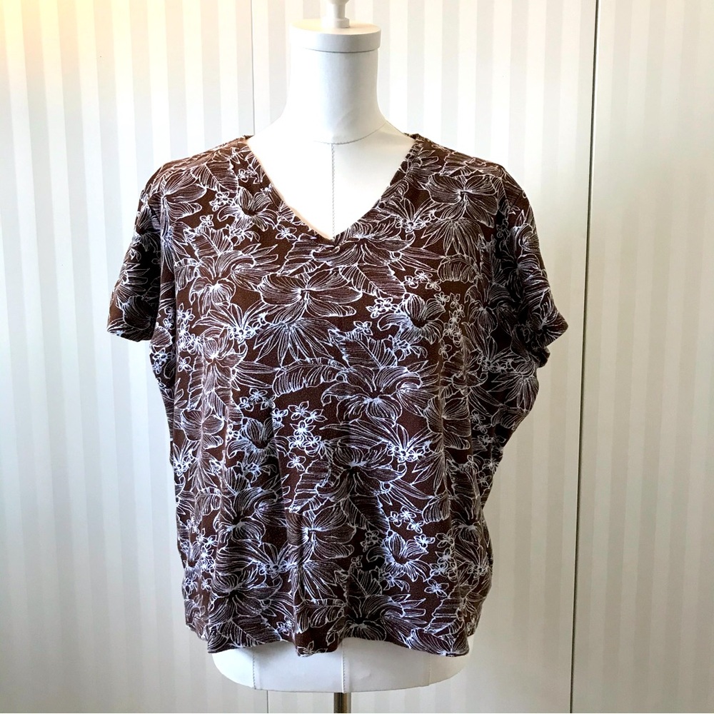Jones New York brown with white flower pattern soft comfortable tee Size 2X